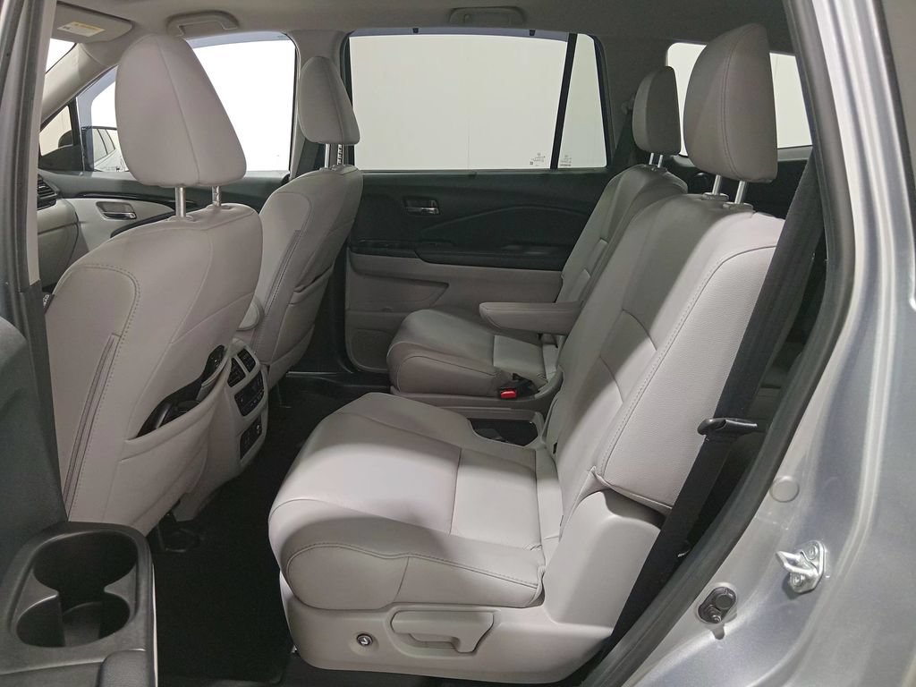 Used 2021 Honda Pilot Touring image 13