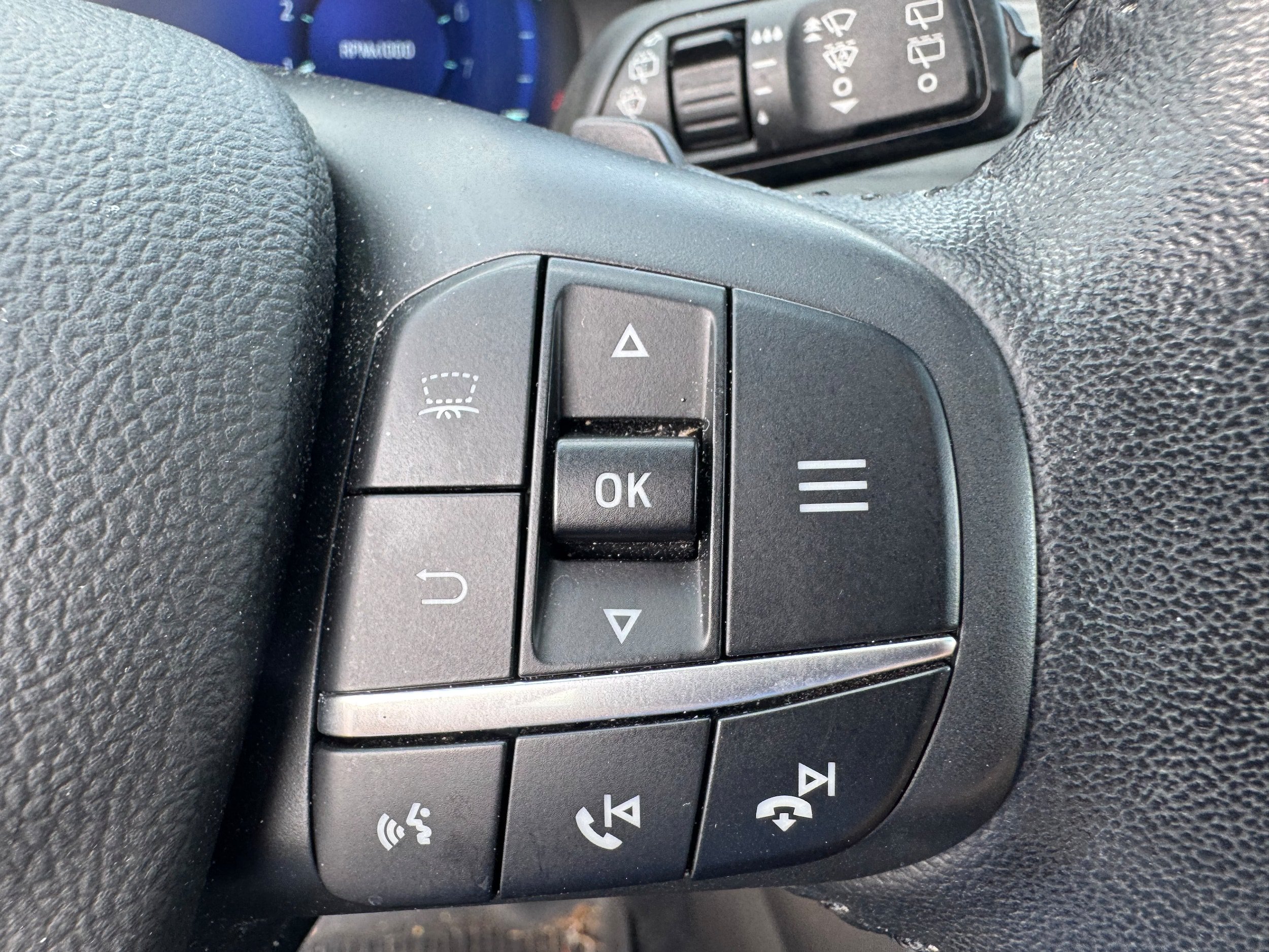Certified 2020 Ford Escape Titanium w/ Titanium Premium Package 2.0 AWD/4WD image 16
