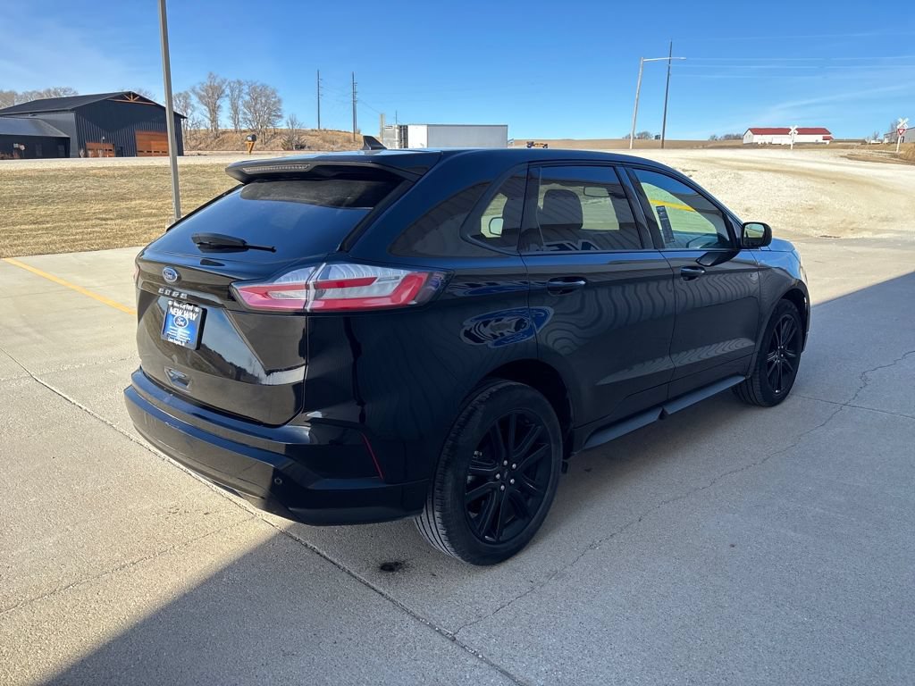 Certified 2024 Ford Edge ST-Line AWD/4WD image 4
