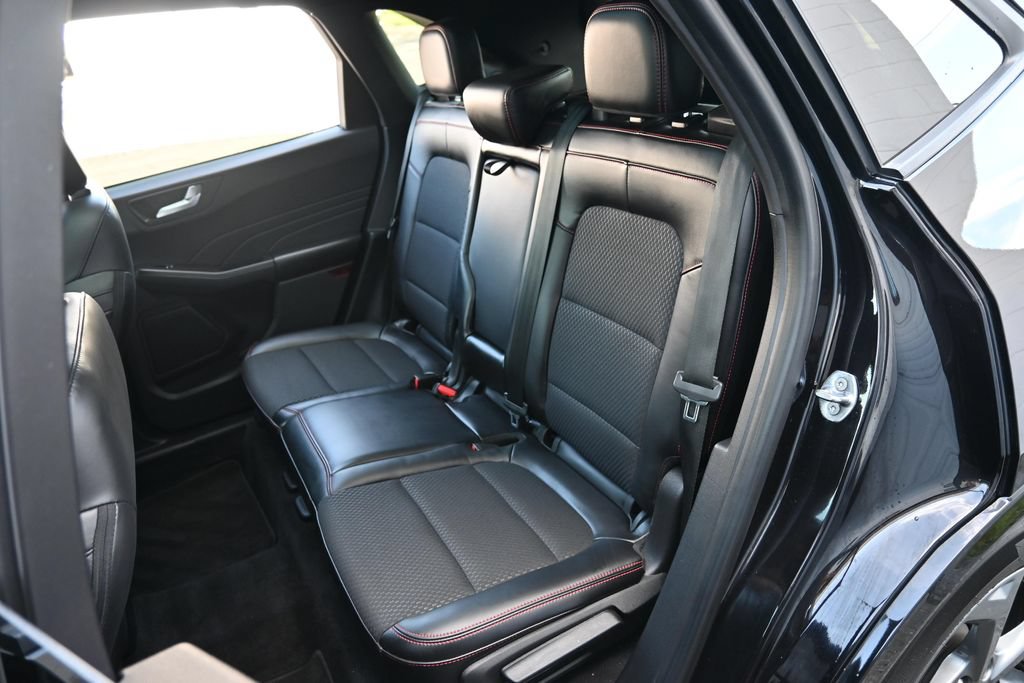 Certified 2023 Ford Escape ST-Line w/ Tech Pack #1 FWD image 27