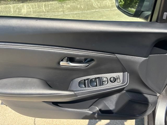 Used 2024 Nissan Sentra SV FWD image 15