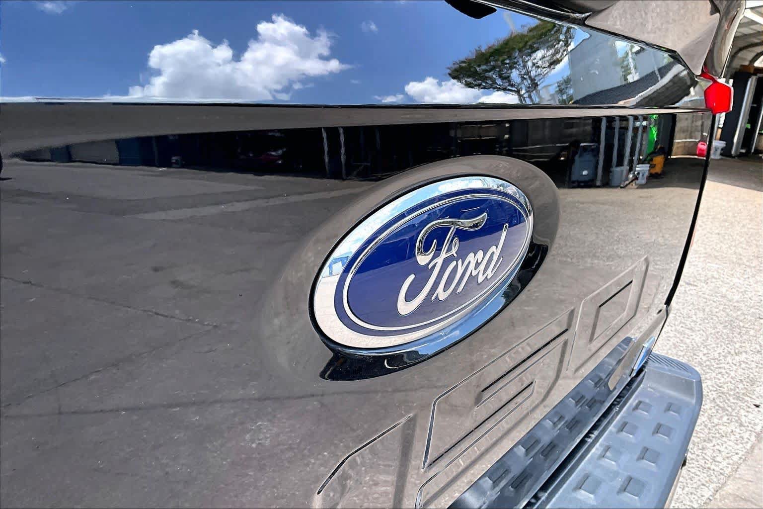 Certified 2023 Ford F150 Lightning XLT AWD/4WD image 30