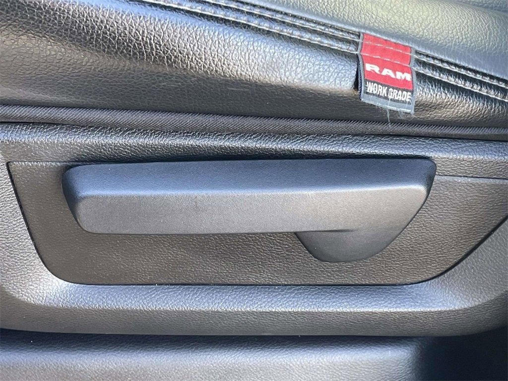 Used 2022 RAM 2500 Tradesman w/ Chrome Appearance Group image 14