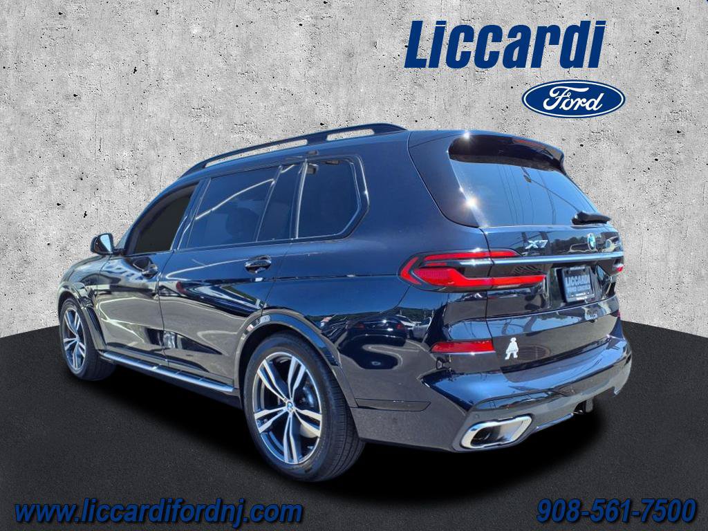 Used 2023 BMW X7 xDrive40i w/ M Sport Package AWD/4WD image 4