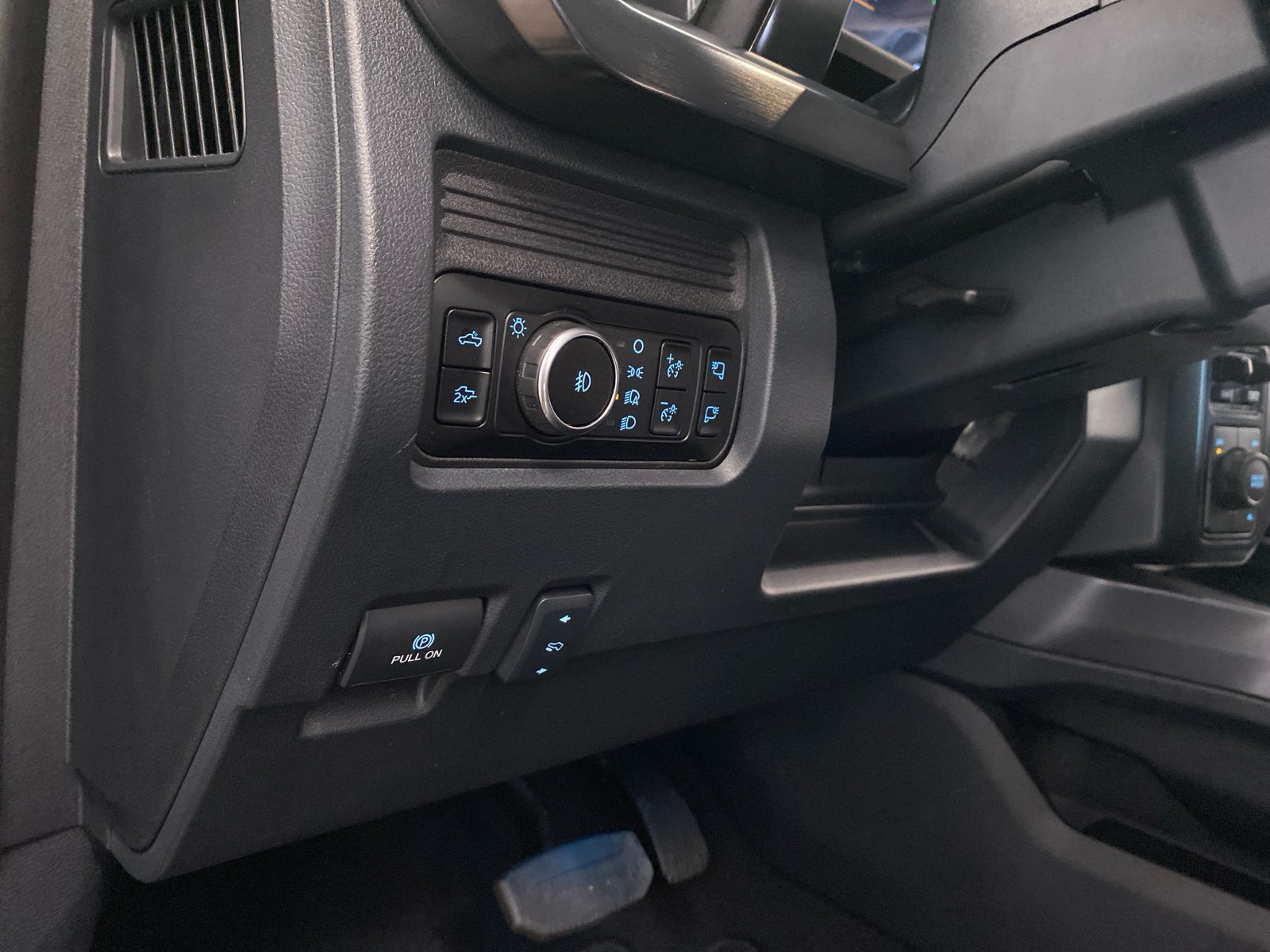 Certified 2025 Ford F350 Lariat AWD/4WD image 18