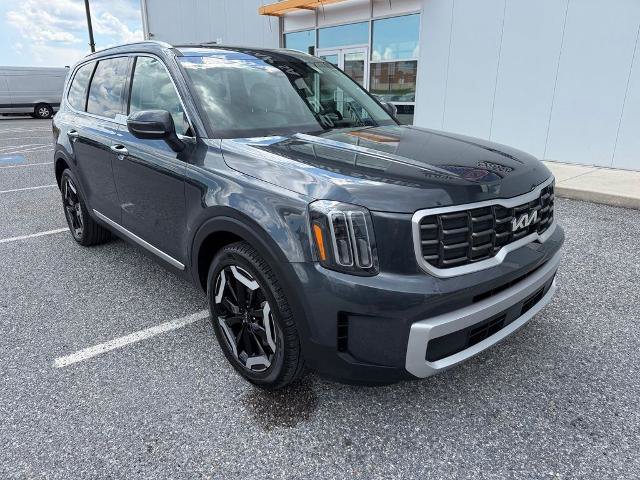 Used 2024 Kia Telluride S AWD/4WD image 2