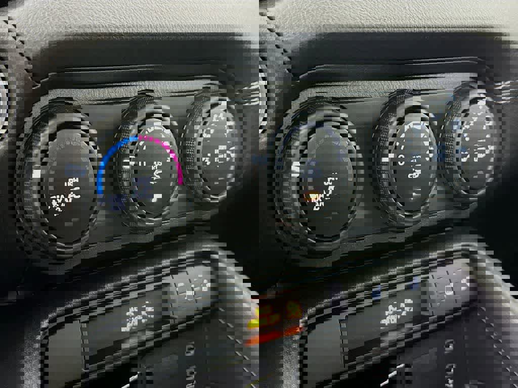 Used 2024 MAZDA MX-5 Miata Club image 19