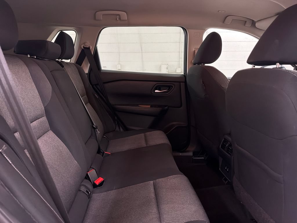 Used 2024 Nissan Rogue SV FWD image 29