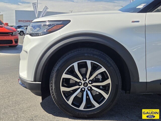 Certified 2025 Ford Explorer ST-Line w/ Premium Package RWD image 10