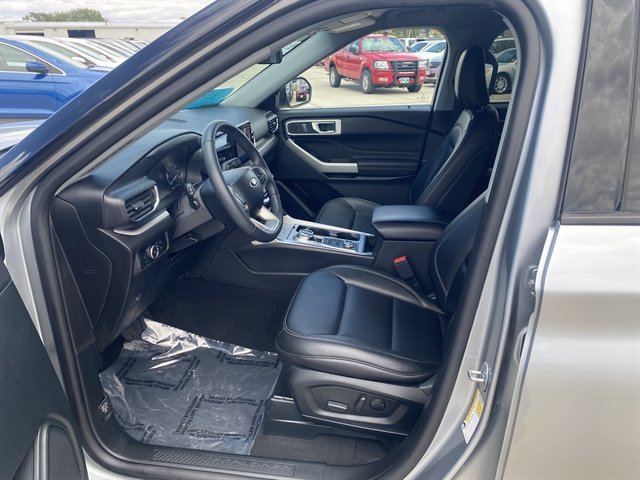 Certified 2024 Ford Explorer XLT w/ Equipment Group 202A AWD/4WD image 20