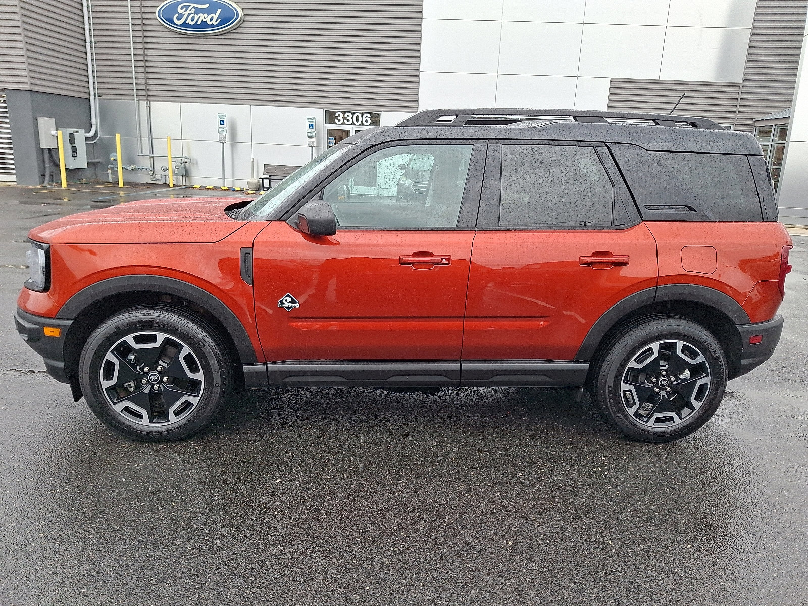 Certified 2024 Ford Bronco Sport Outer Banks w/ Tech Package image 9