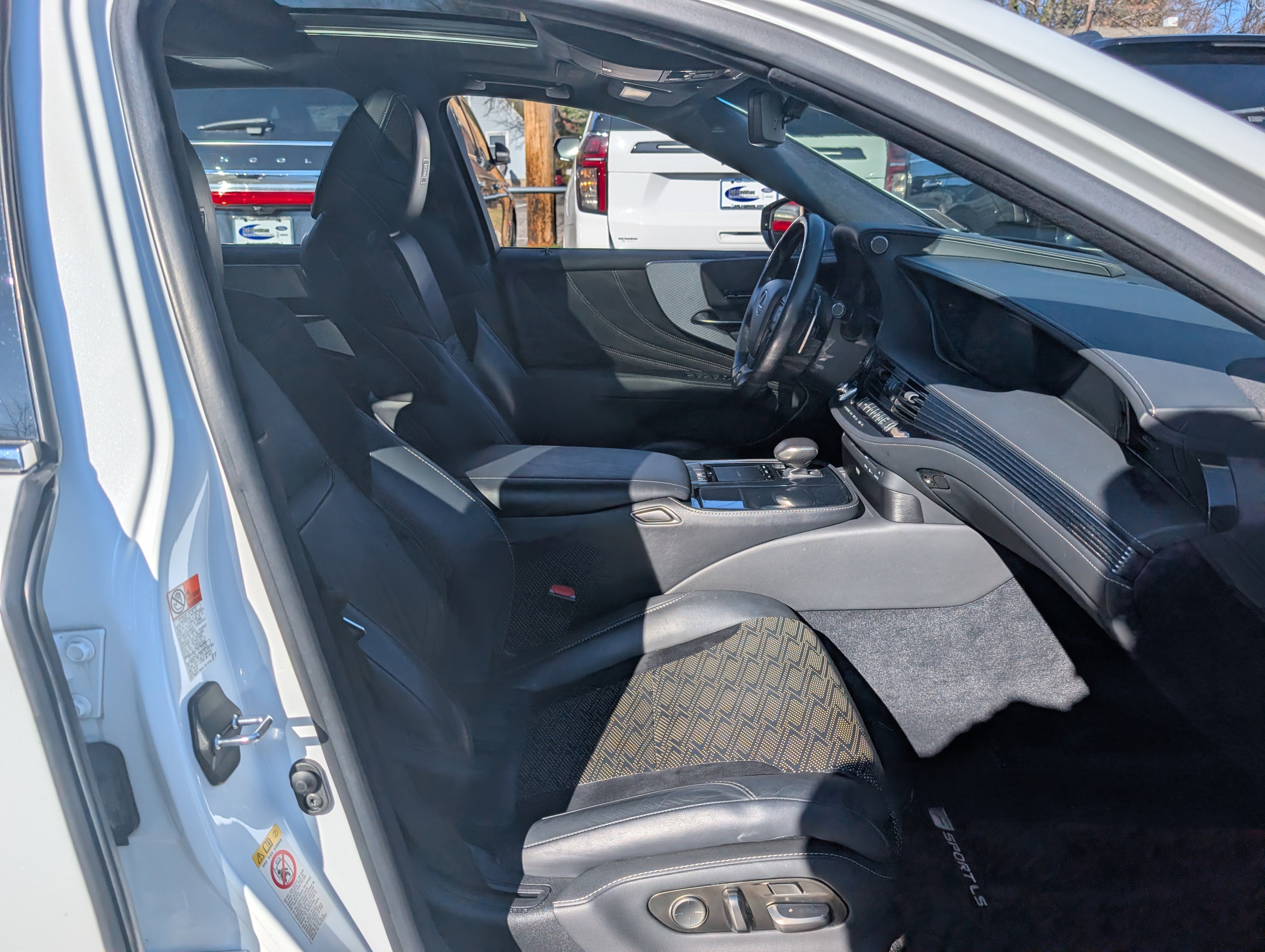 Used 2019 Lexus LS 500 F Sport image 12