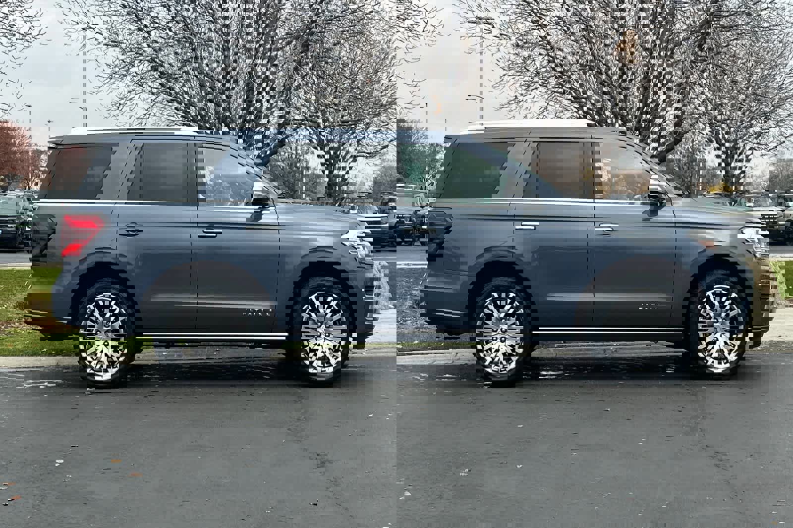 Certified 2023 Ford Expedition Platinum image 6