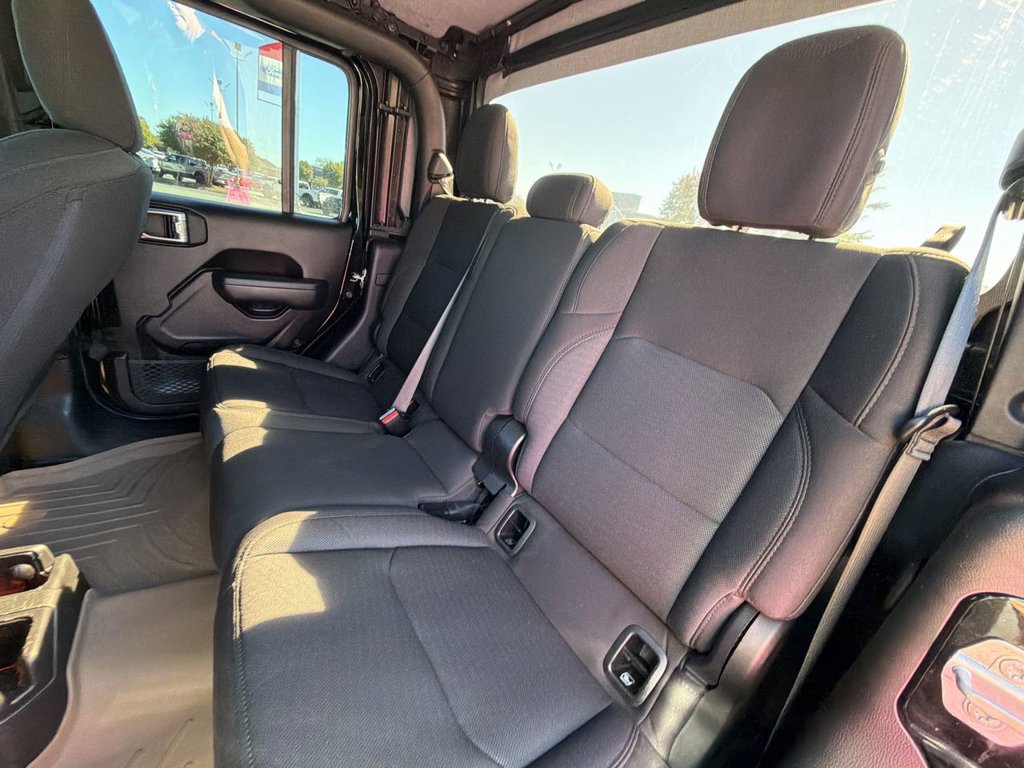 Used 2022 Jeep Gladiator Sport AWD/4WD image 23