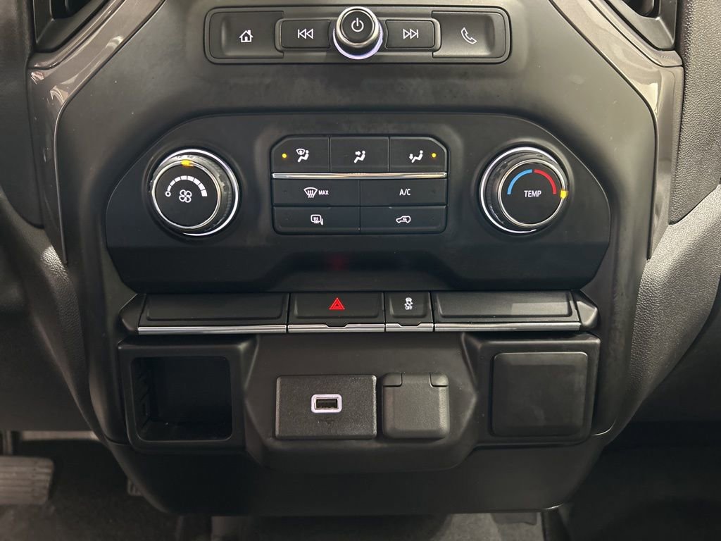 Used 2019 Chevrolet Silverado 1500 Custom w/ Trailering Package image 18