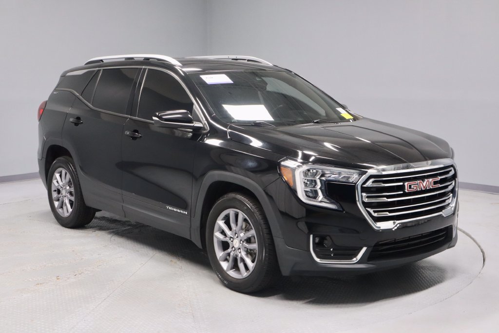Used 2023 GMC Terrain SLT FWD image 1