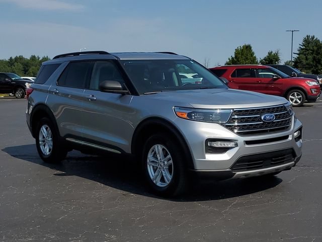 Certified 2023 Ford Explorer XLT w/ Equipment Group 202A AWD/4WD image 2