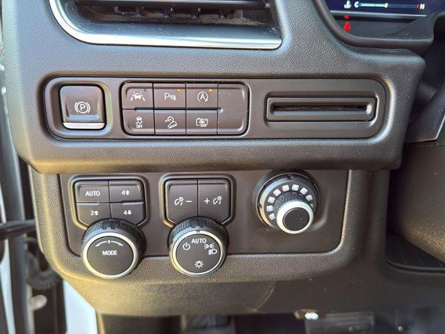 Used 2023 Chevrolet Suburban Z71 w/ Luxury Package image 14