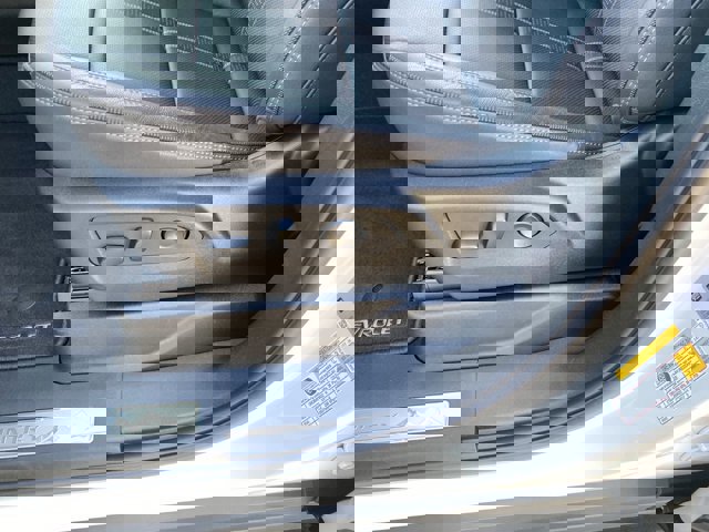 Used 2025 Chevrolet Tahoe High Country image 12