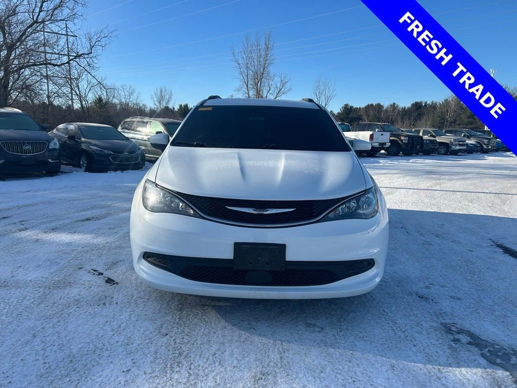 Used 2021 Chrysler Voyager Lxi image 8