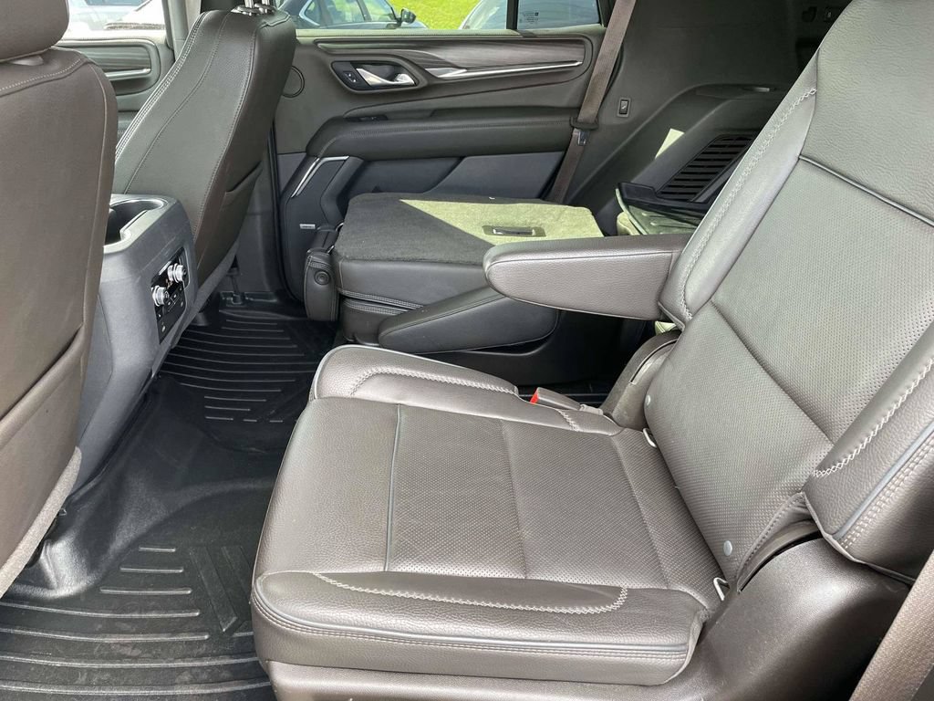 Used 2021 GMC Yukon Denali w/ Denali Premium Package AWD/4WD image 12
