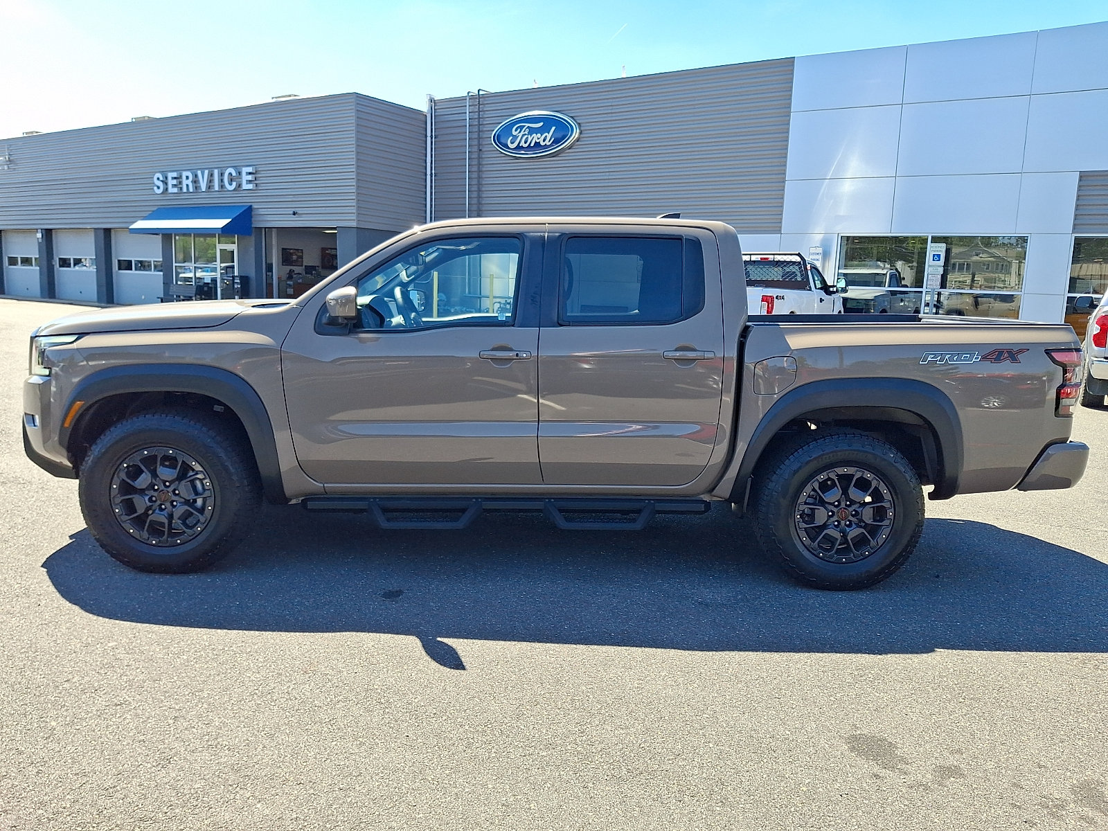 Used 2022 Nissan Frontier PRO-4X w/ Pro-4X Premium Package AWD/4WD image 6