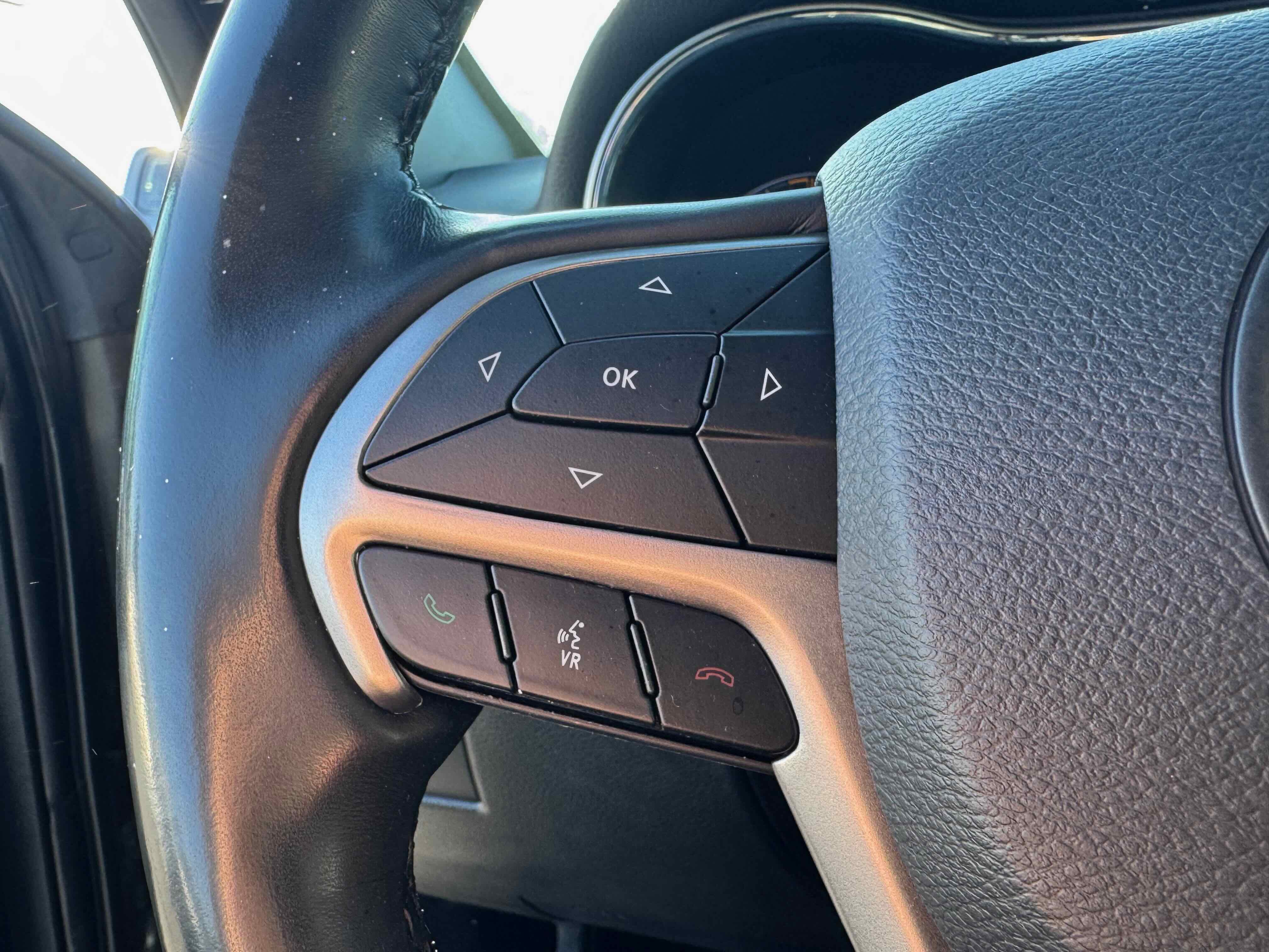 Used 2021 Jeep Grand Cherokee Laredo X image 21