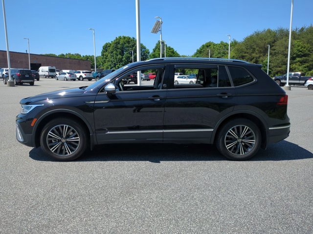 Used 2024 Volkswagen Tiguan Wolfsburg Edition w/ Panoramic Sunroof Package AWD/4WD image 7