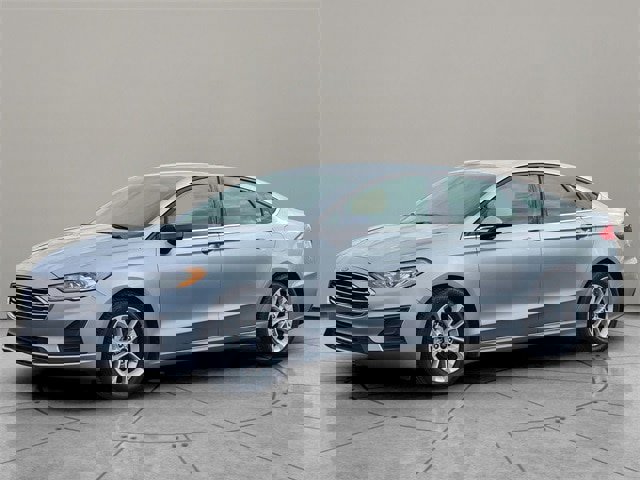 Certified 2020 Ford Fusion SE image 3