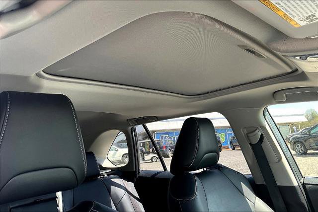 Used 2022 Toyota RAV4 XLE Premium AWD/4WD image 22