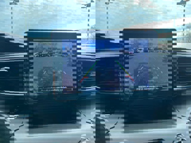 Certified 2022 Ford Explorer XLT w/ Equipment Group 202A image 20