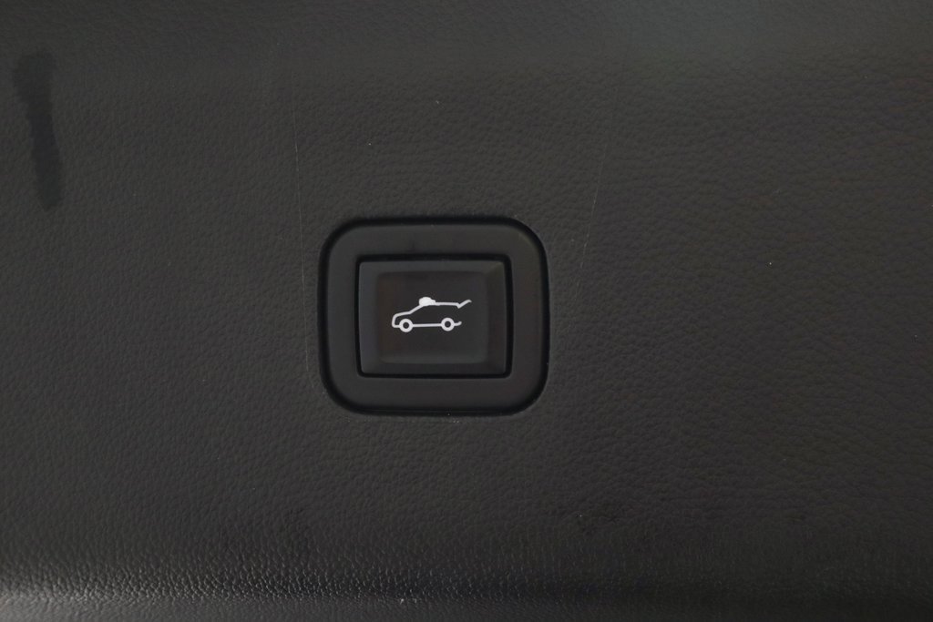 Used 2023 Buick Enclave Essence w/ Experience Buick Package image 24