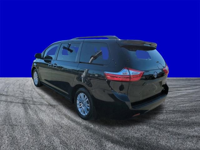 Used 2017 Toyota Sienna XLE FWD image 6