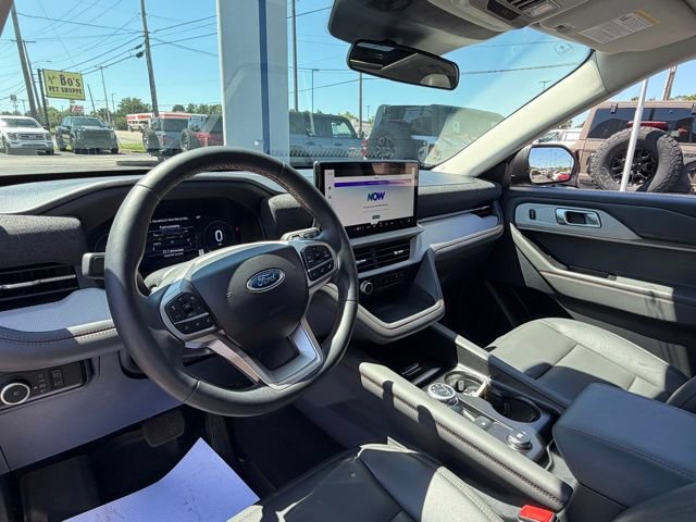 Certified 2025 Ford Explorer Active w/ Active Comfort Package AWD/4WD image 14