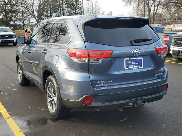 Used 2019 Toyota Highlander XLE image 2