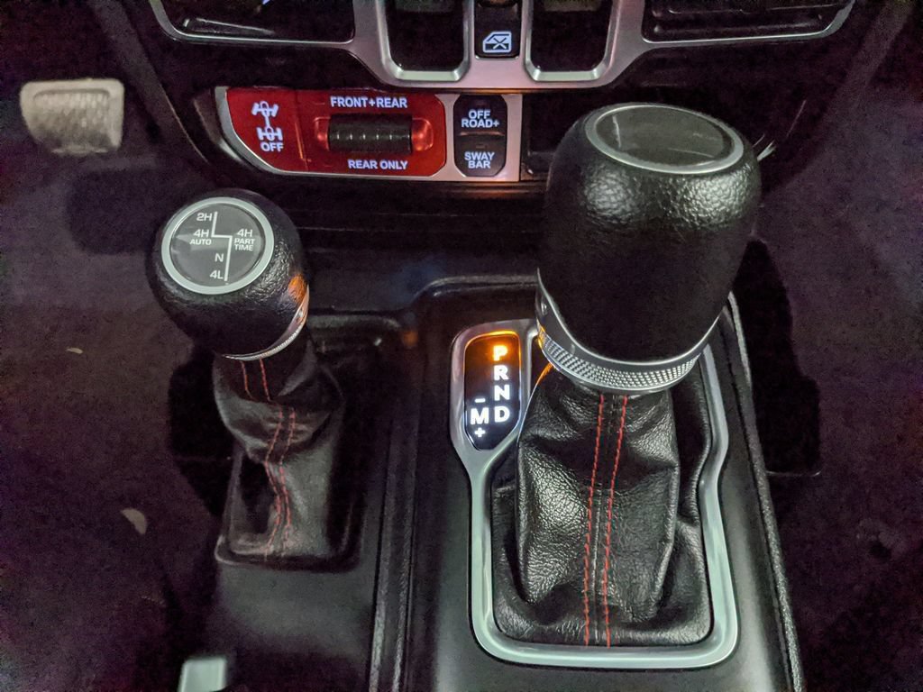 Used 2023 Jeep Gladiator Rubicon w/ LED Lighting Group AWD/4WD image 10