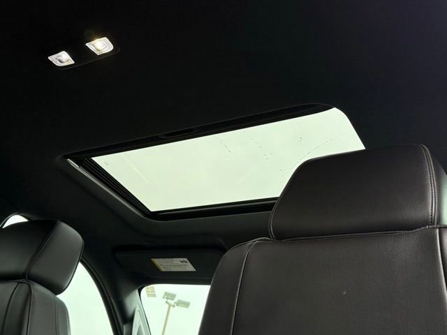 Used 2019 Chevrolet Silverado 1500 High Country w/ Technology Package image 17