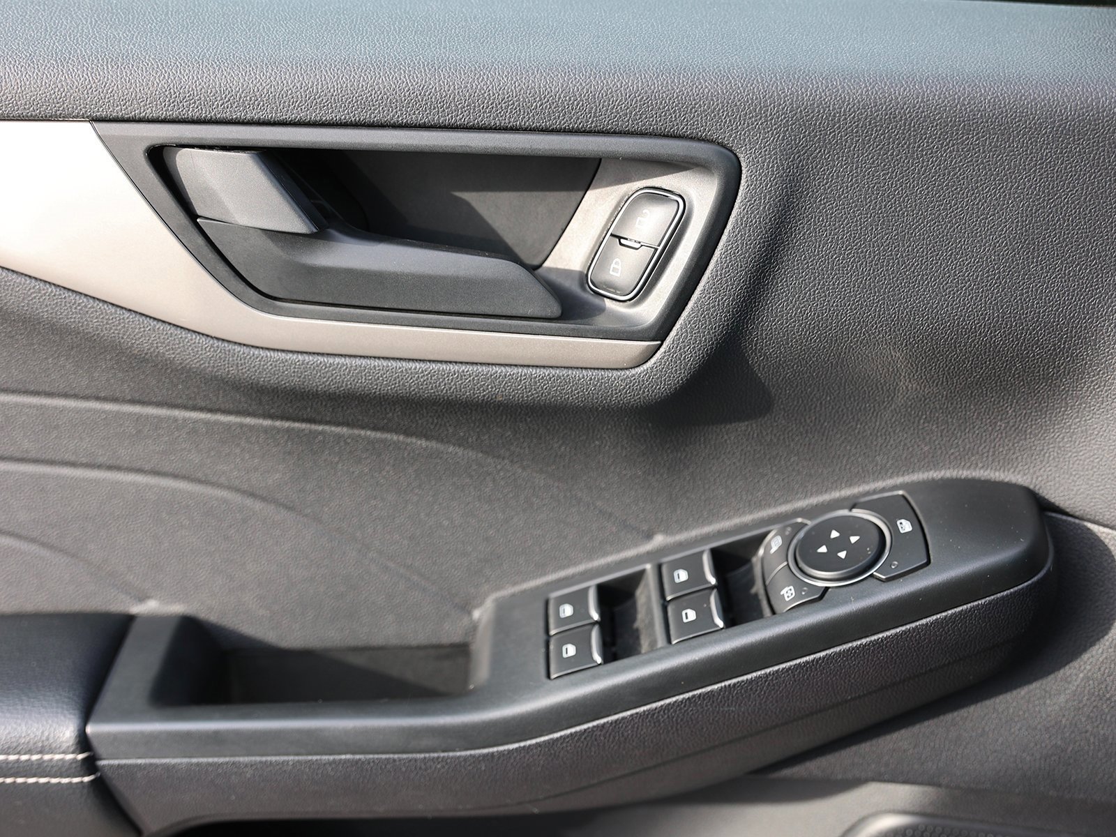 Certified 2022 Ford Escape SE w/ Convenience Package image 35