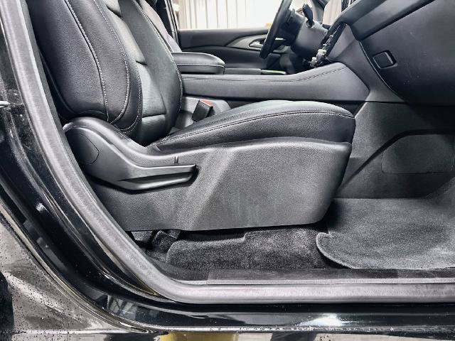 Used 2025 Chevrolet Traverse LT FWD image 28