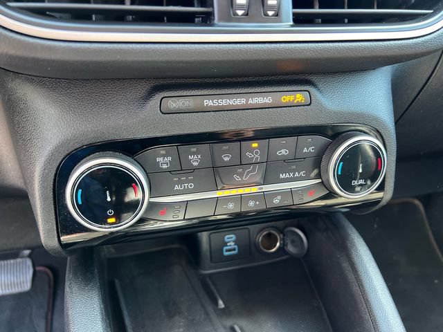 Certified 2022 Ford Escape SEL w/ SEL Stealth AWD Package image 21
