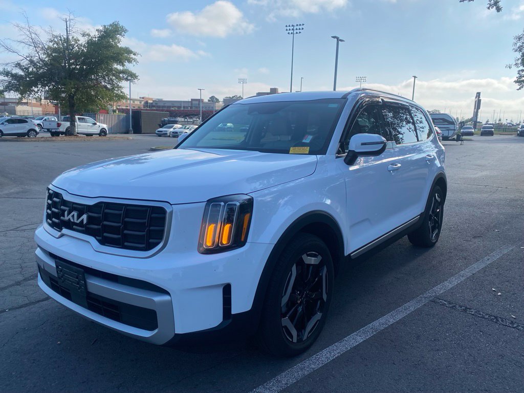 Used 2024 Kia Telluride S w/ S Sunroof Package AWD/4WD image 3