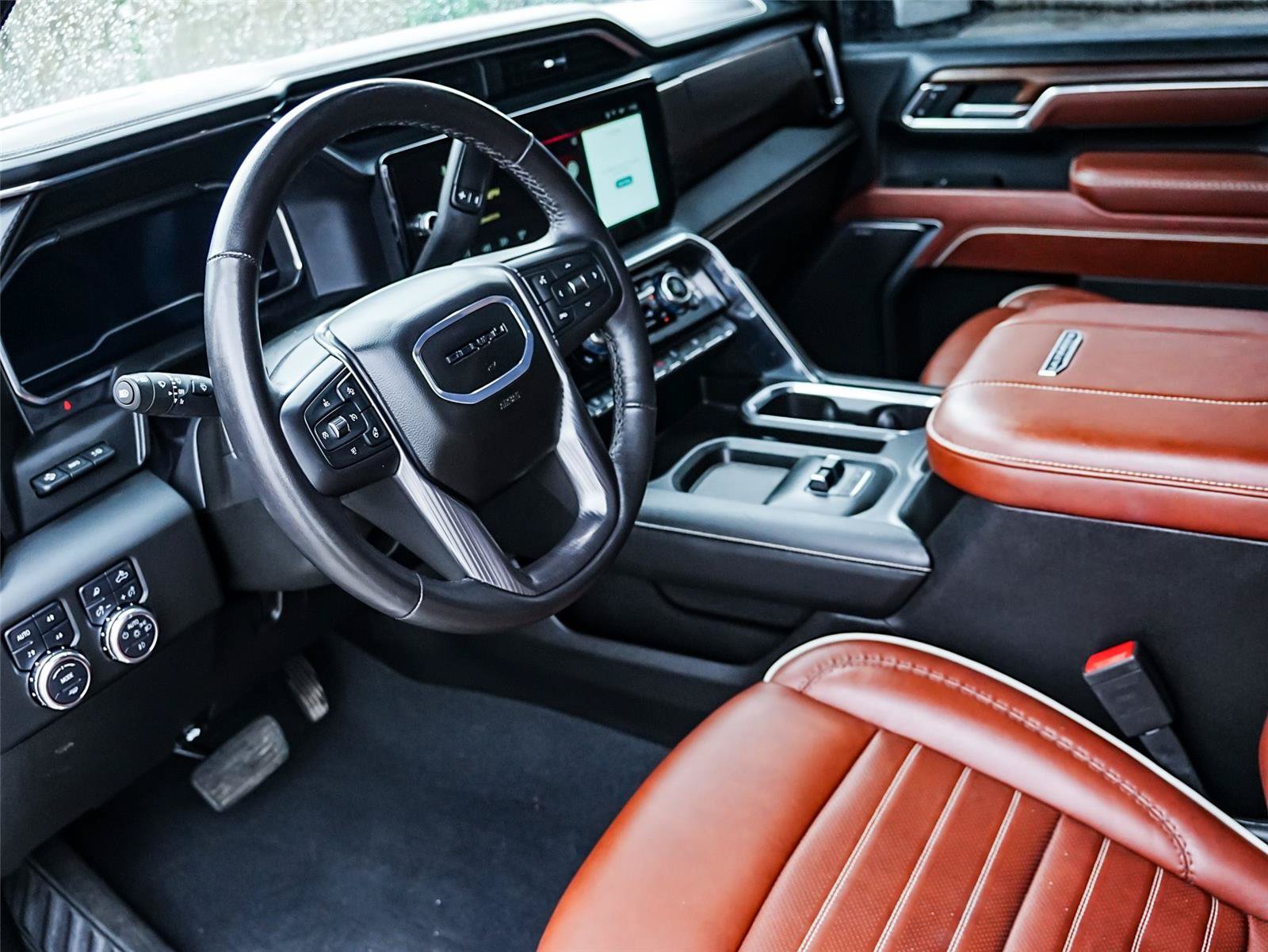 Used 2025 GMC Sierra 3500 Denali Ultimate AWD/4WD image 8