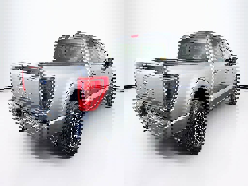 Certified 2022 Ford F150 XLT w/ Equipment Group 302A High image 5