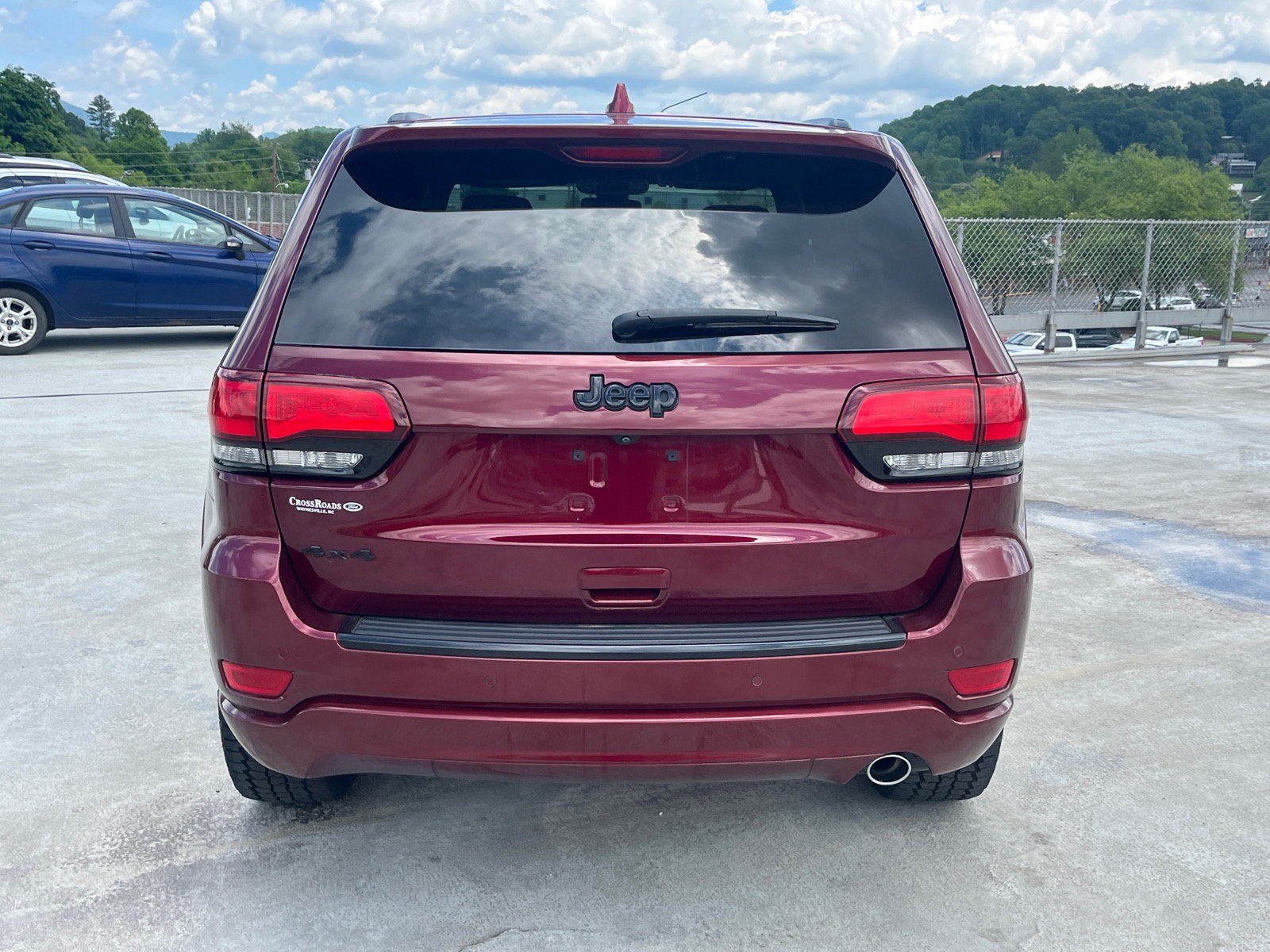 Used 2018 Jeep Grand Cherokee Altitude AWD/4WD image 3
