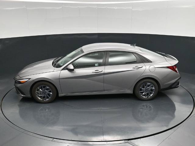 Used 2024 Hyundai Elantra SEL FWD image 39