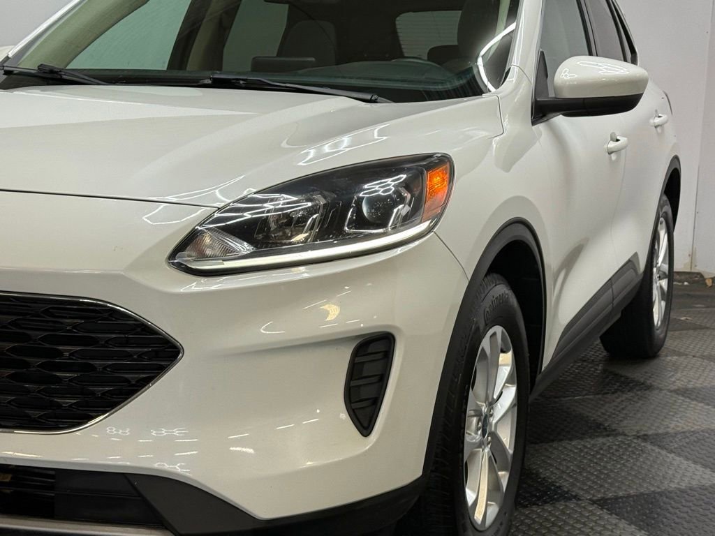 Certified 2020 Ford Escape SE image 5