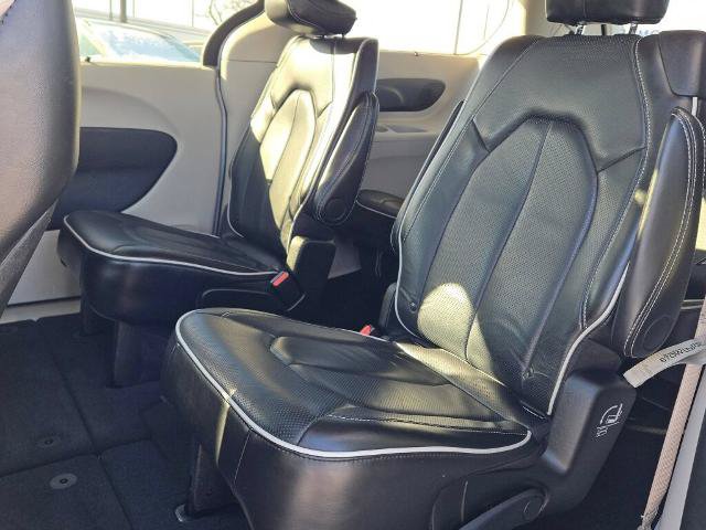 Used 2024 Chrysler Pacifica Limited FWD image 19