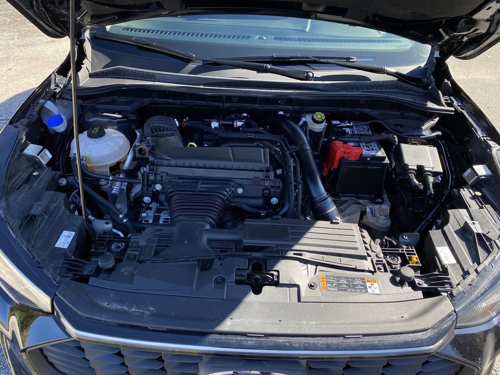 Certified 2025 Ford Escape Platinum image 46