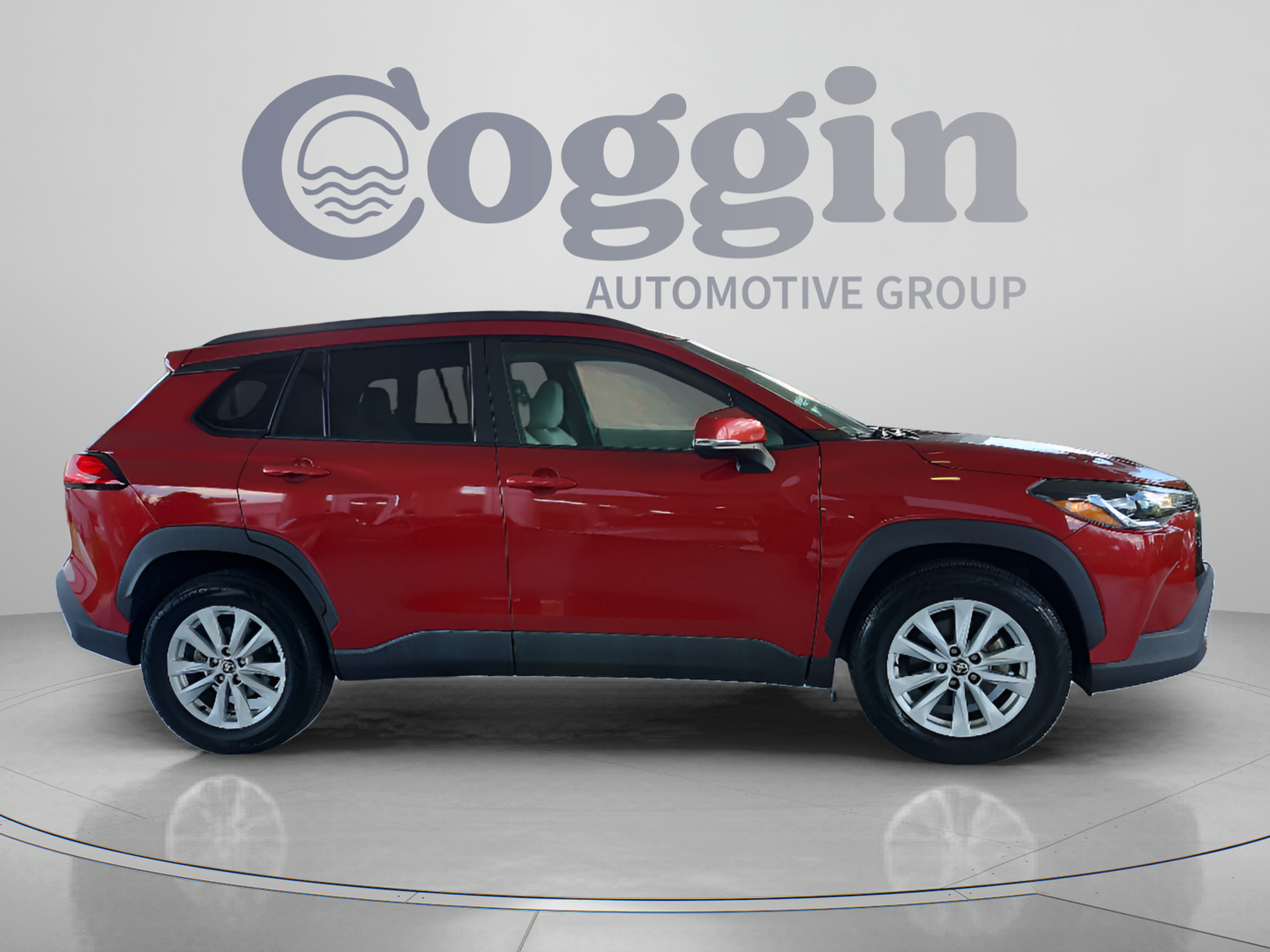 Used 2022 Toyota Corolla Cross LE w/ Moonroof Package FWD image 6