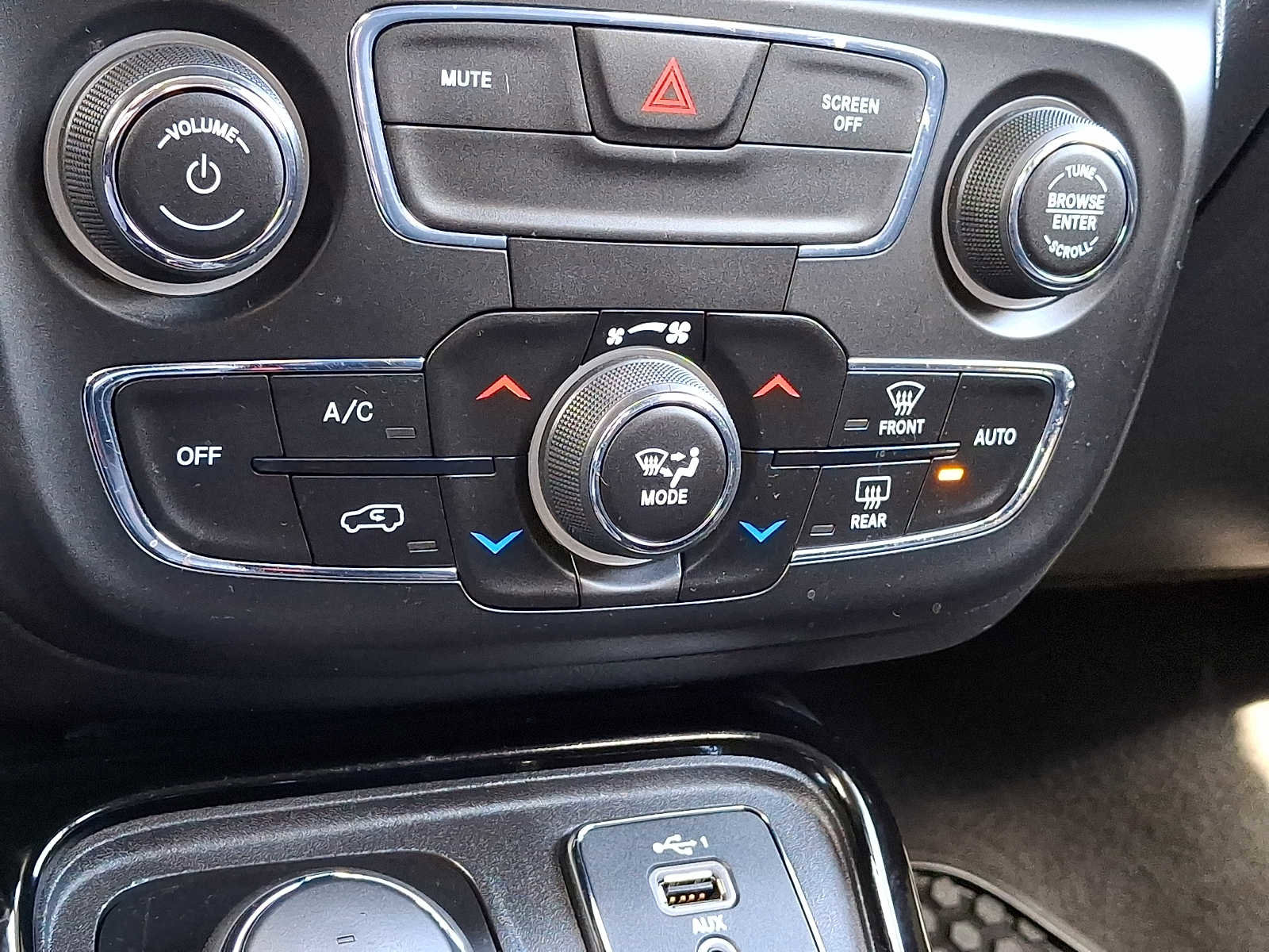 Used 2020 Jeep Compass Latitude AWD/4WD image 15